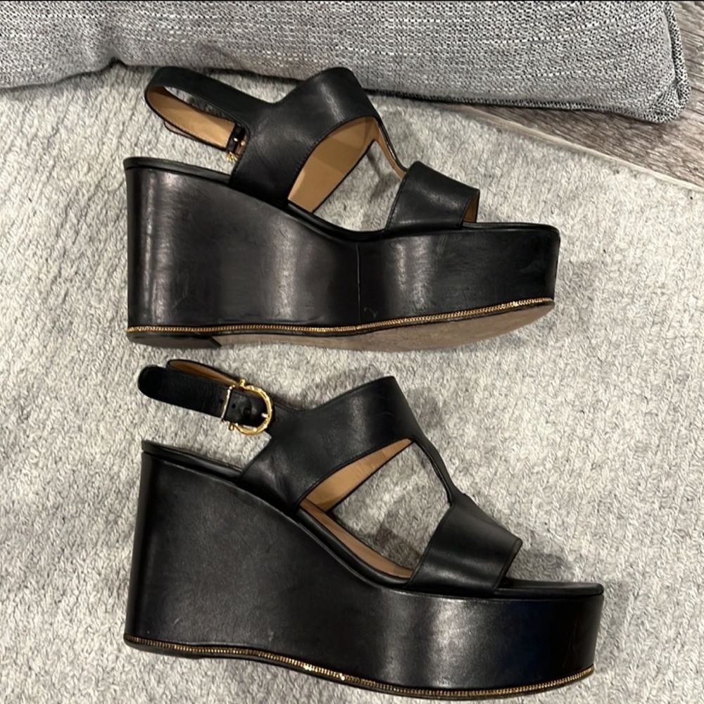Salvatore Ferragamo flatform shoes - size 8, black gold hardware - Picture 6 of 9